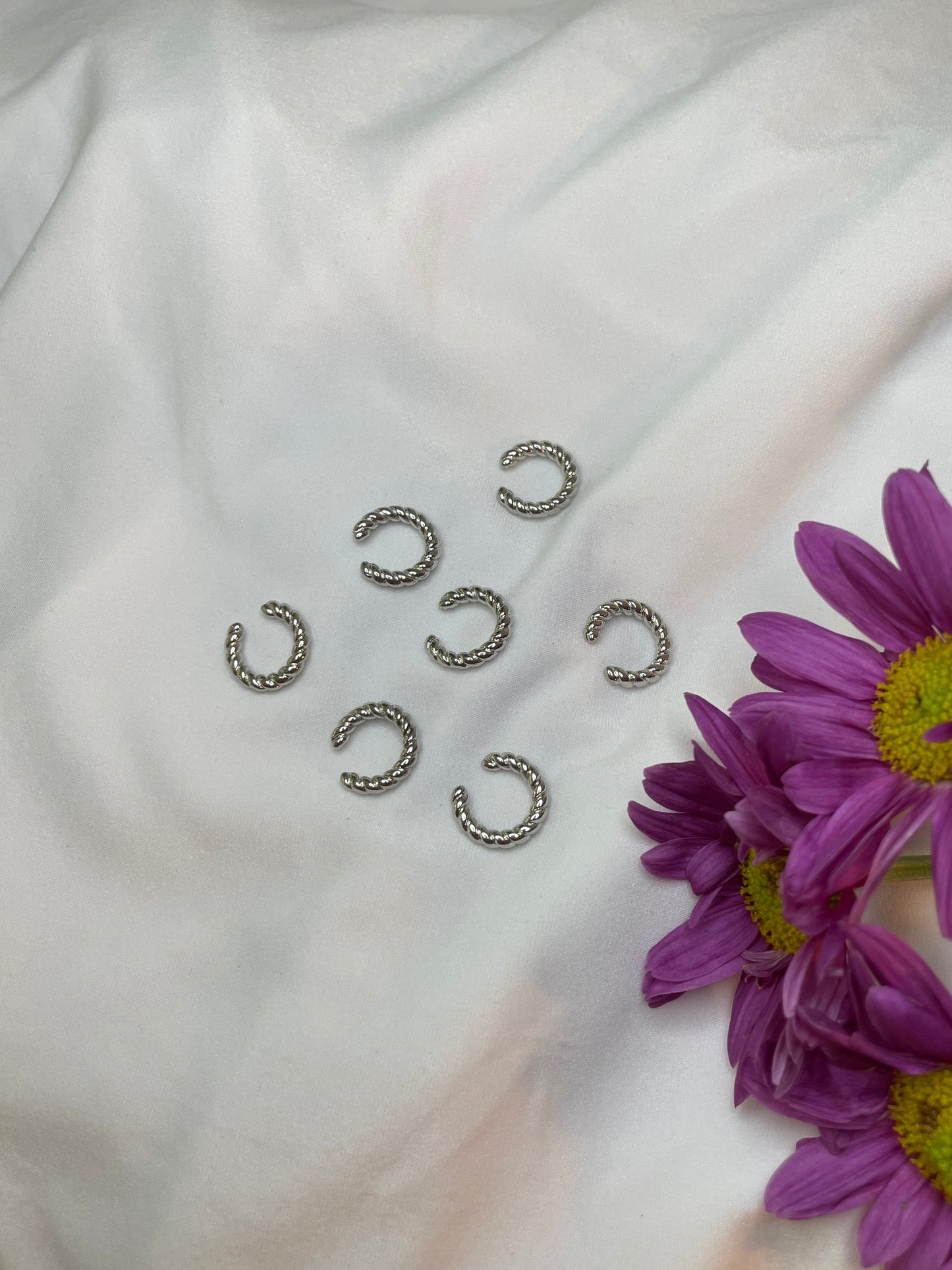 Twist Earcuff (Silver)