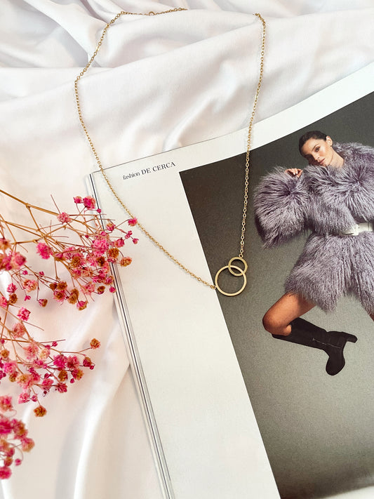 Unidas’ Gold Necklace